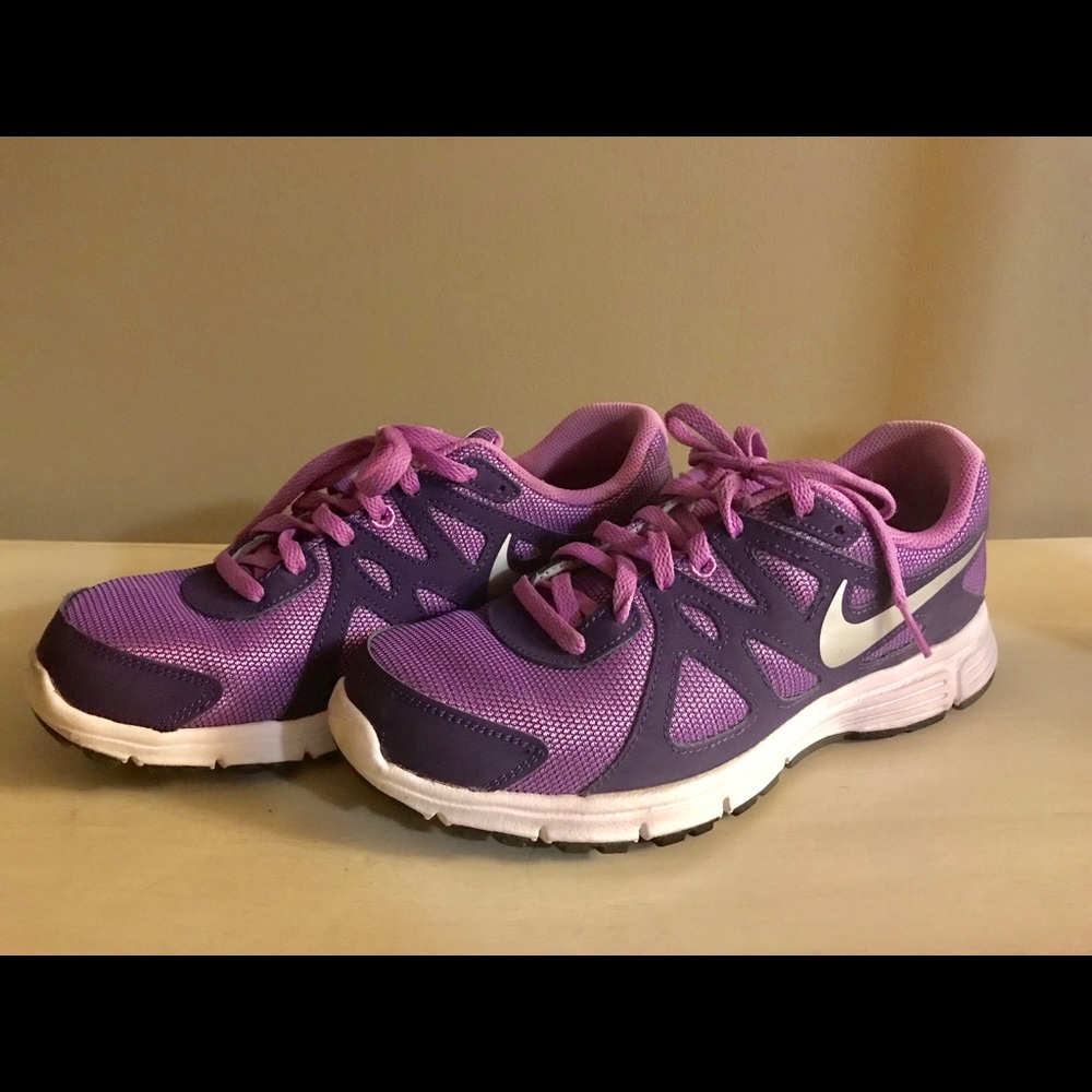 Nike Revolution 2 Kids Sneakers 👟💟